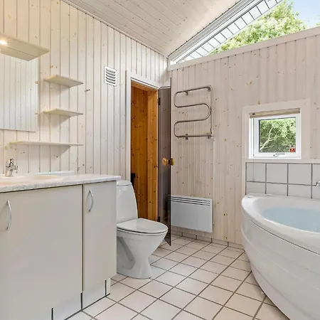 Fantastisk Hjem I Med Sauna Feriehus *